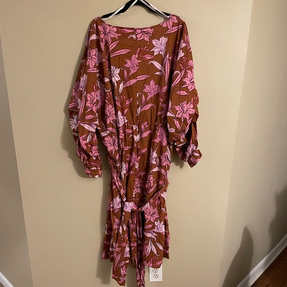 SOLD. ELOQUII Plus SizevFloral Mock Wrap Long Sleeve Dress Size 28 - Picture 4 of 5